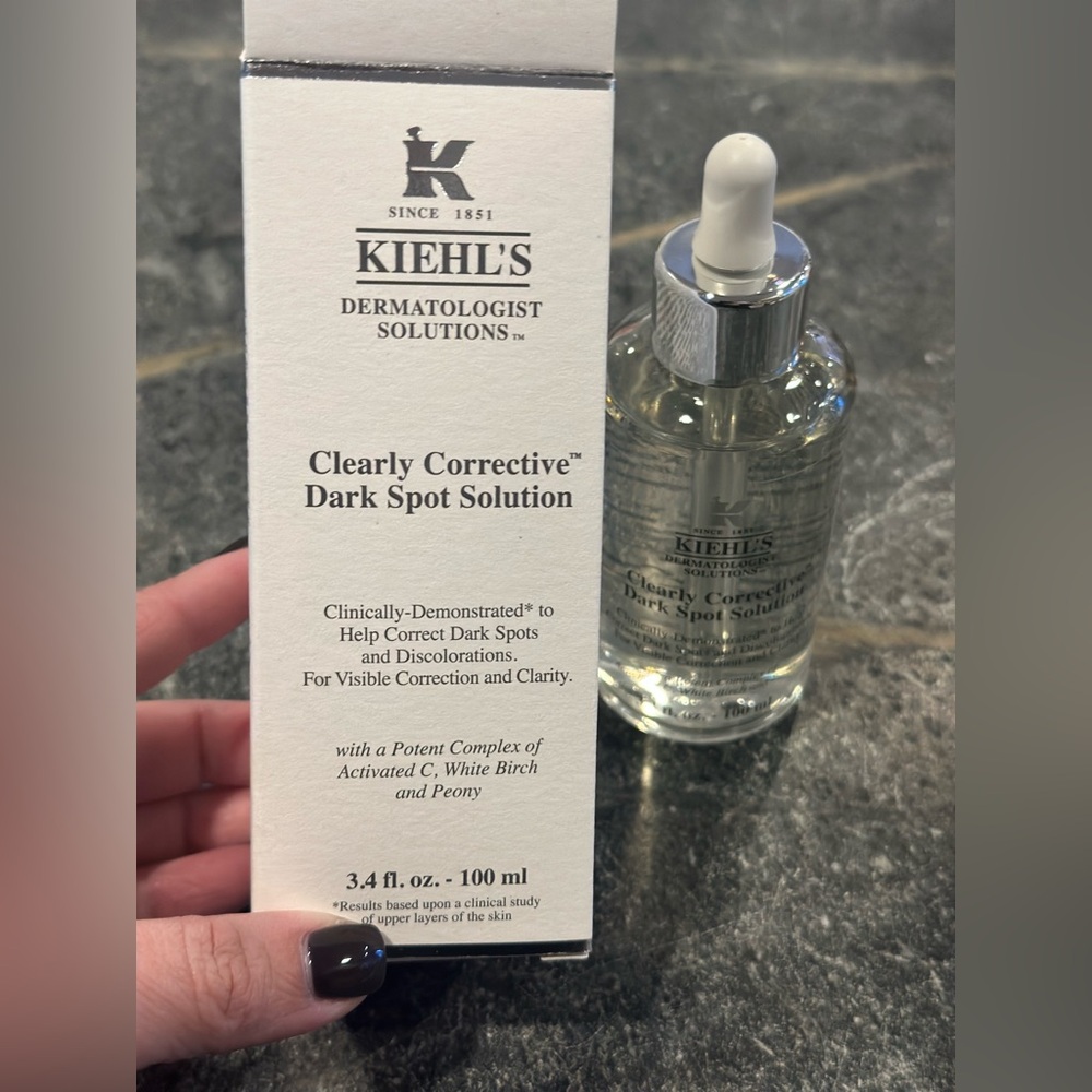 Kiehl’s Clearly Corrective Dark Spot Solution